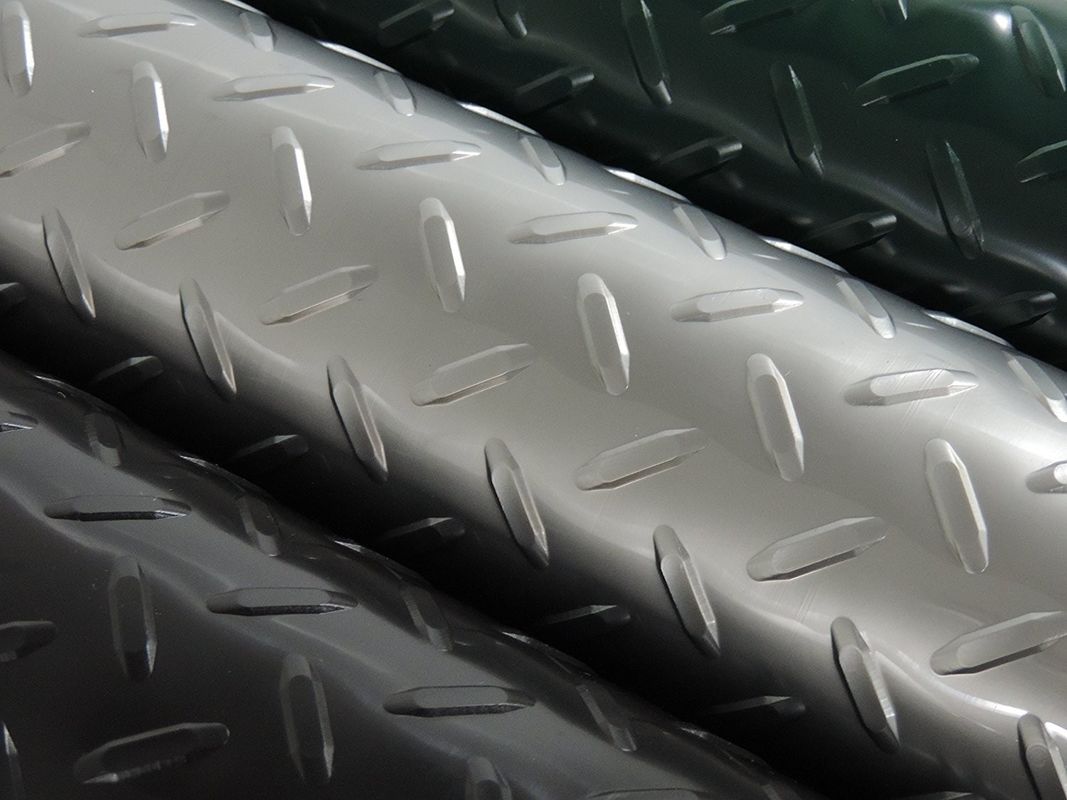 Black Aluminum Tread Plate Flooring 0.025 Gauge With Customized Specification